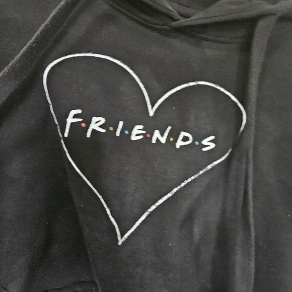 Friend's cropped black hoodie - Picture 2 of 3